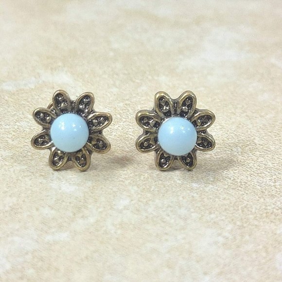 Silver Flower Stud Earrings Blue Stone Vintage Jewelry Jewel Trinket Gift f/Her - Picture 7 of 11